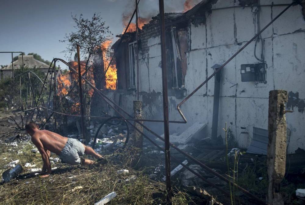 Боевики ВСУ сровняли с землей два жилых дома на юге ДНР | Новороссия