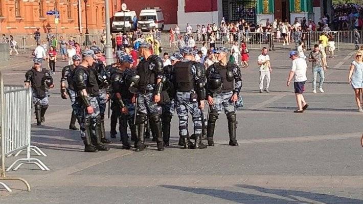 Член ОП РФ Ремесло призвал участников беспорядков возместить Москве потерю туристов