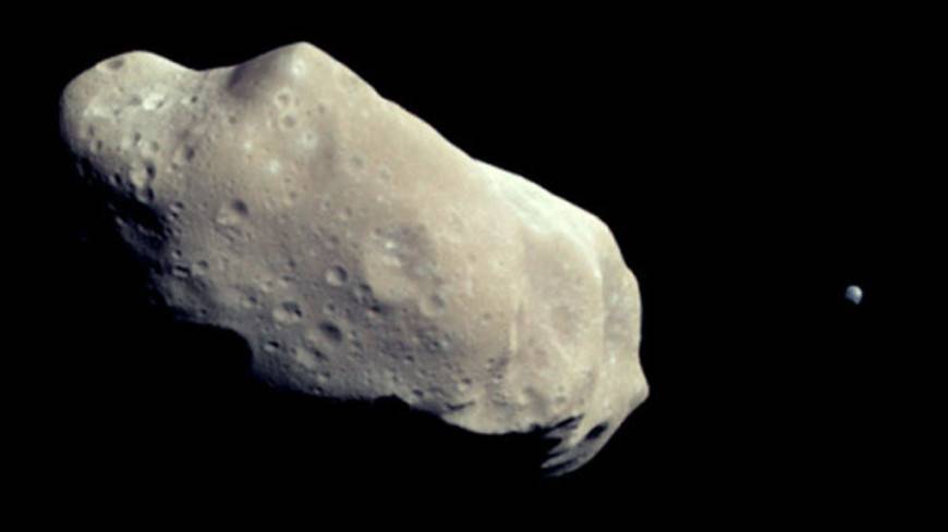NASA: Астероид размером с пирамиду Хеопса приближается к Земле