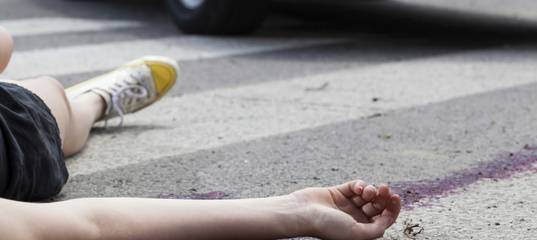 Выбежал из-за стоящей машины: в Тюмени "Нексия" сбила 7-летнего ребенка
