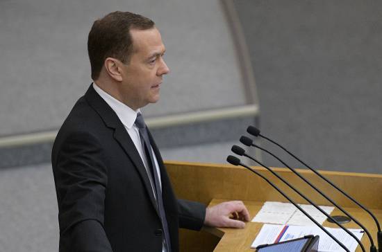 Россия и Болгария выиграют от совмещения черноморского и каспийского потенциалов, заявил Медведев