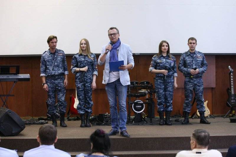 Известные артисты выступили в Главном клиническом госпитале МВД, где лечатся пострадавшие в Дагестане рязанские полицейские – РИА «7 новостей»
