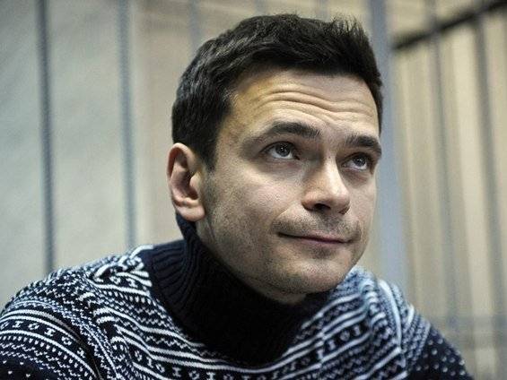 Илья Яшин попросил главу ЦИК перенести выборы в Мосгордуму