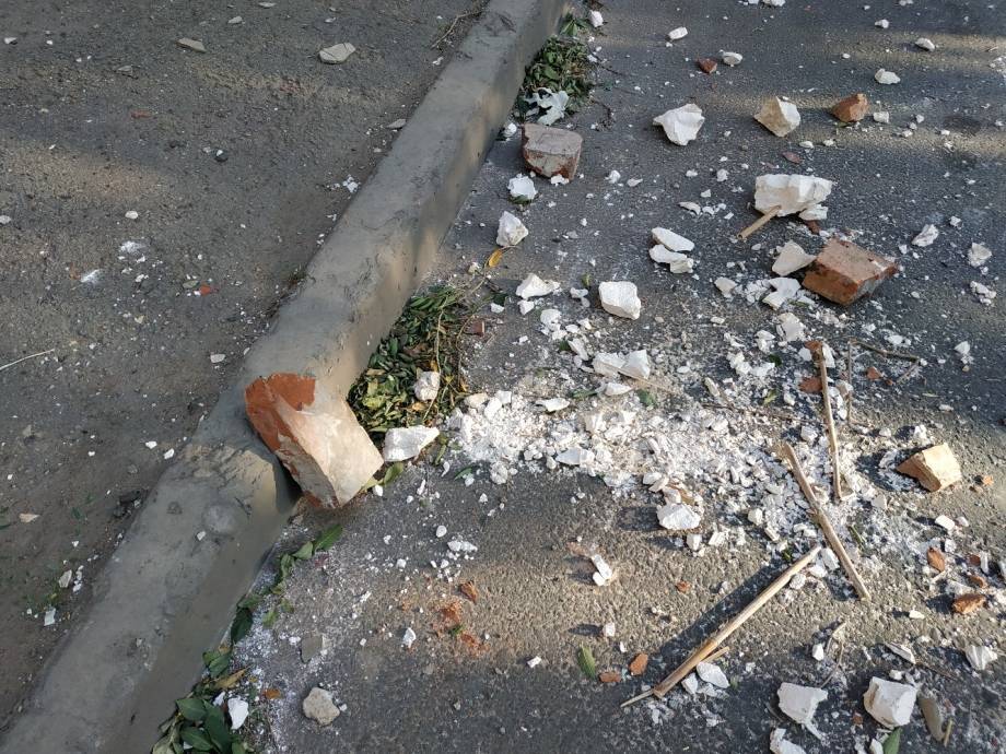 В Астрахани дети кидали камни в проезжающие машины - astravolga.ru - Астрахань - район Трусовский, Астрахань