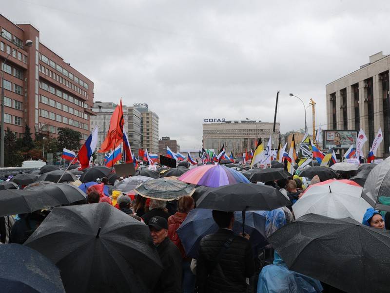 Опрос: лишь каждый пятый протестующий в Москве – приезжий