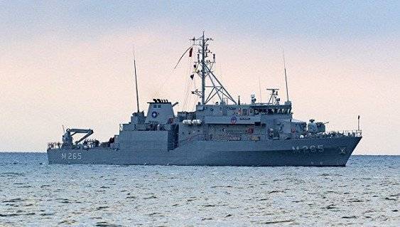 Постоянно сталкиваются корабли: флот США отказался от современных технологий