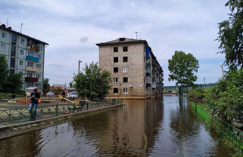 Озвучена сенсационная версия пожаров и наводнений в России