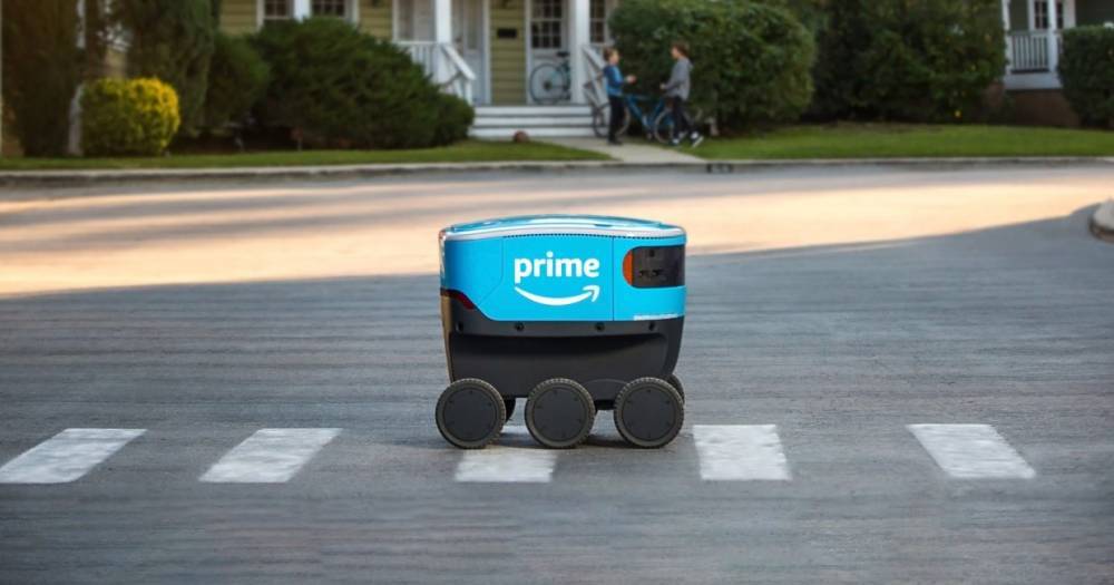 Amazon начала доставлять посылки роботами в&nbsp;Калифорнии