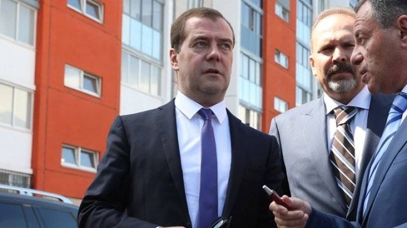 Медведев призвал прикаспийские страны развивать несырьевые секторы экономики