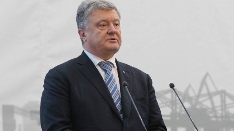 Порошенко вручили повестки на два новых допроса в ГБР Украины в сентябре