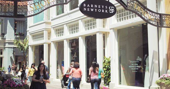 Сеть еврейских магазинов Barneys выкупит крупный фонд