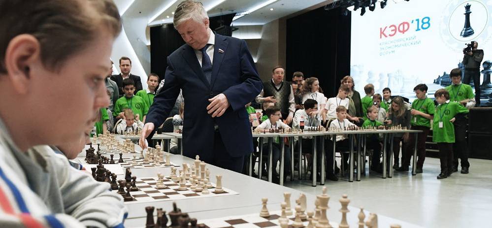 Легендарный гроссмейстер пообещал боснийским сербам мировой турнир