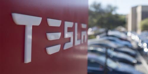 Tesla начнет собственное расследование ДТП на МКАД :: Autonews