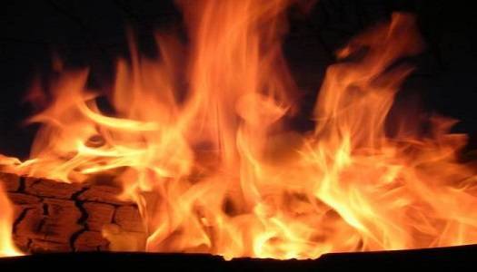 На Харківщині жінка згоріла у власному будинку