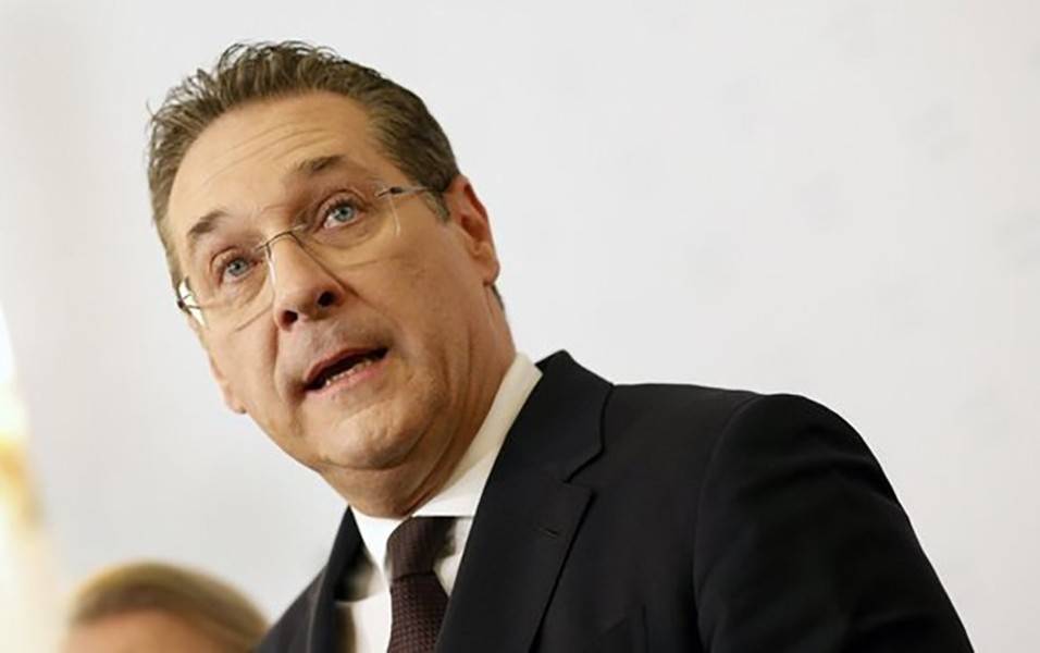 Бывший вице-канцлер Австрии оценил ситуацию вокруг "видео с Ибицы"