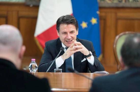 Премьер Италии выступит в сенате по поводу правительственного кризиса