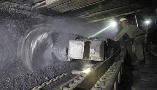 На Донеччині шахтарі перекрили дорогу через заборгованість по зарплаті
