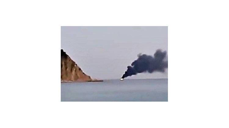 В Черном море сгорело и затонуло рыболовное судно