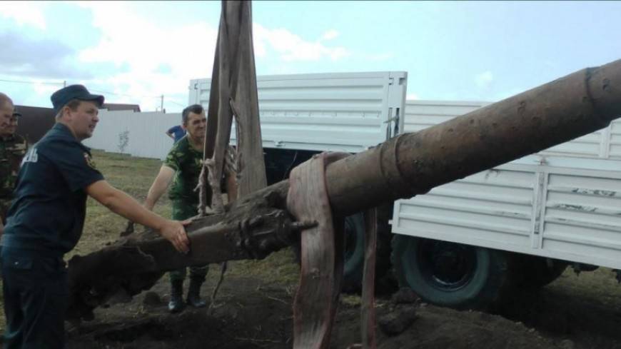 Житель Белгородской области откопал в своем дворе пушку времен ВОВ