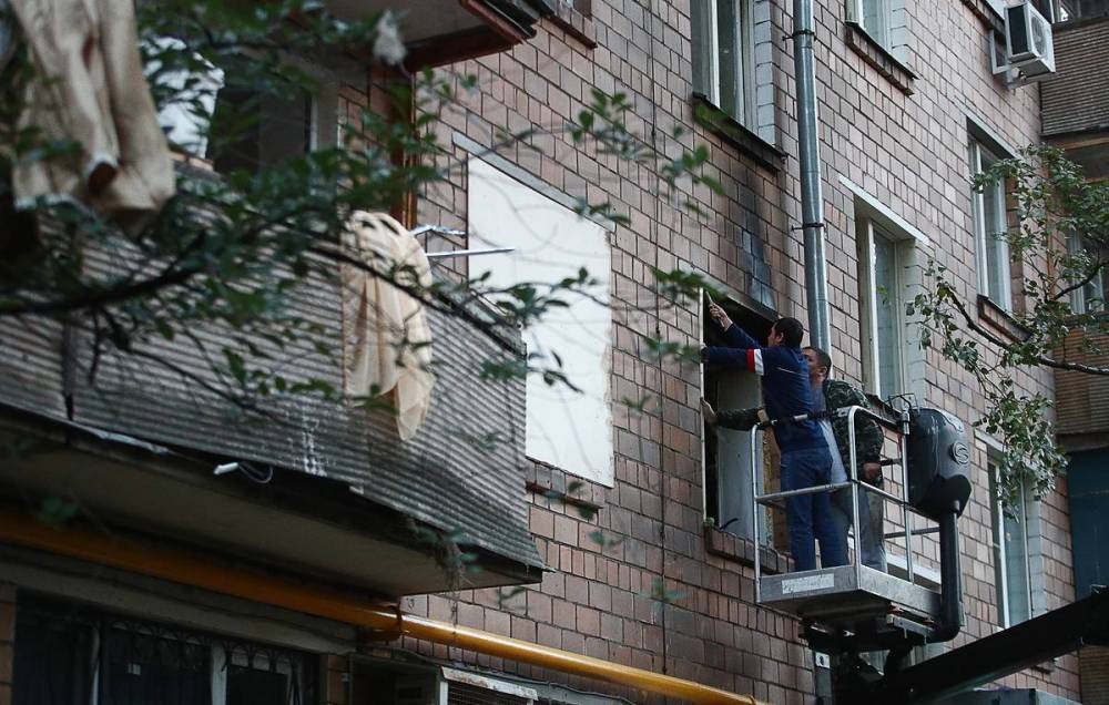 В МЧС назвали причину взрыва газа в жилом доме в Москве