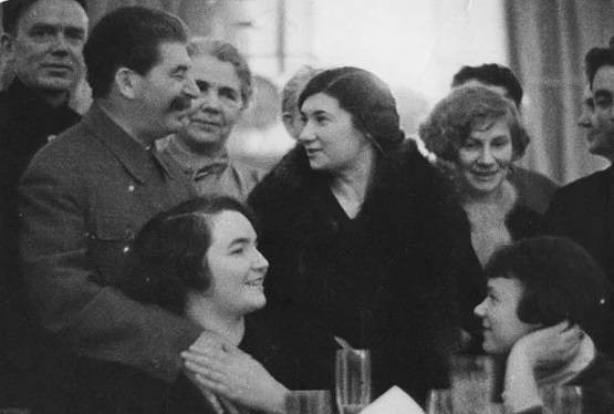 «Курносая Валечка»: каким женщинам Сталин оказывал особое внимание | Русская семерка