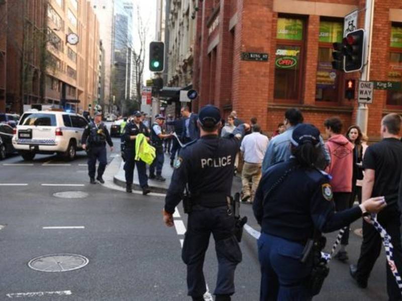 Мужчина с мачете напал на людей в Сиднее