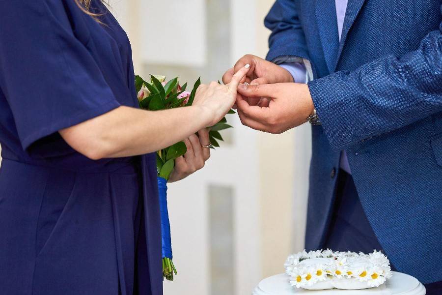 Молодожены смогут заключить брак 19.09.2019 в 34 отделах ЗАГС Москвы