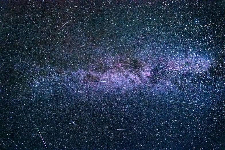 Ночной звездопад: метеорный поток Персеиды частично скроет лунный свет