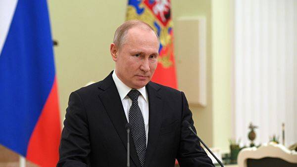Путин отметил эффективную работу Аксенова на посту главы Крыма