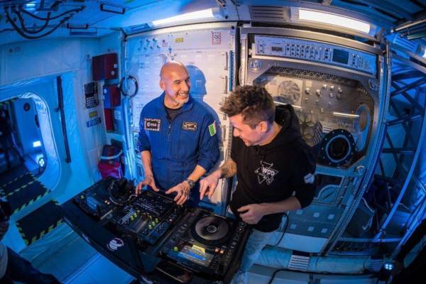Итальянский астронавт станет первым в мире космическим диджеем