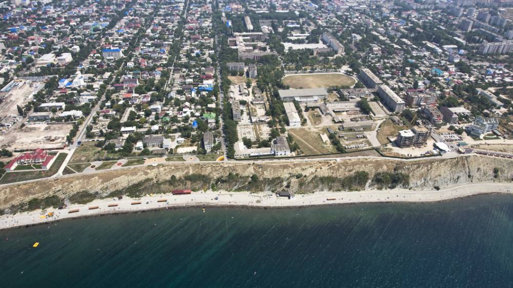 Роспотребнадзор запретил купаться на двух главных курортах Кубани