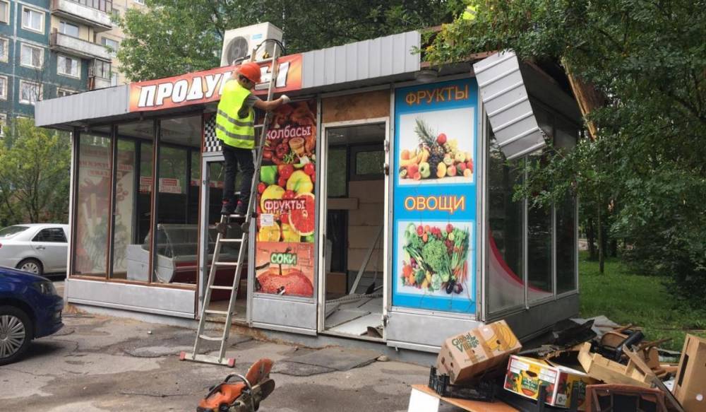 В Петербурге закрыли нелегальные торговые павильоны