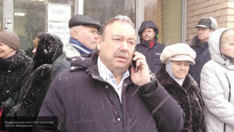 Уличенный в махинациях с подписями Гудков-старший лишился права баллотироваться в МГД