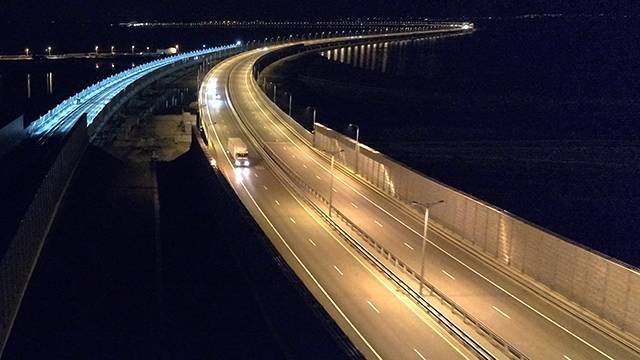 Систему освещения протестировали на ж/д участке Крымского моста. РЕН ТВ