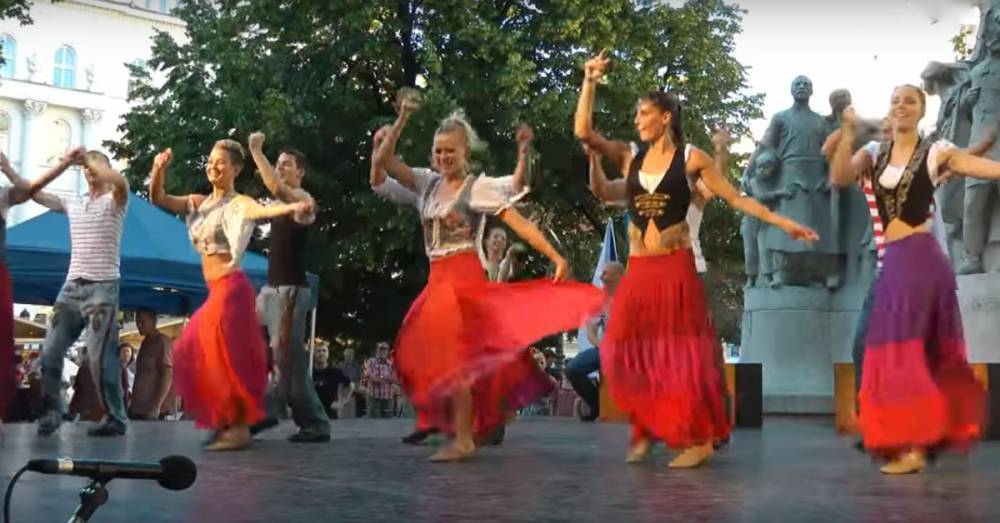 1 000 000 просмотров! Изумительный венгерский танец, который хочется повторить - factsinter.com