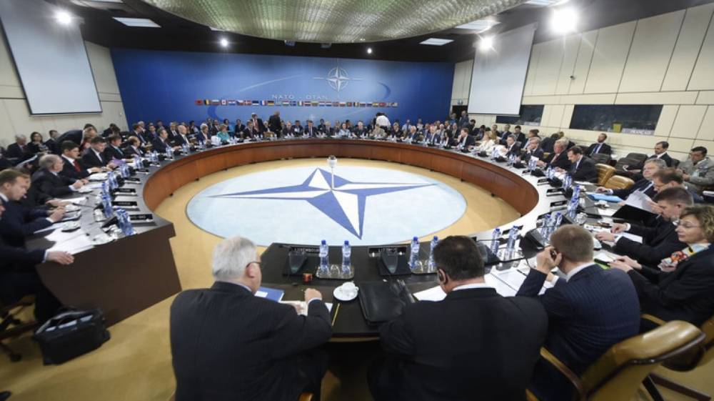 В НАТО объяснили сближение истребителя с бортом Шойгу над Балтикой