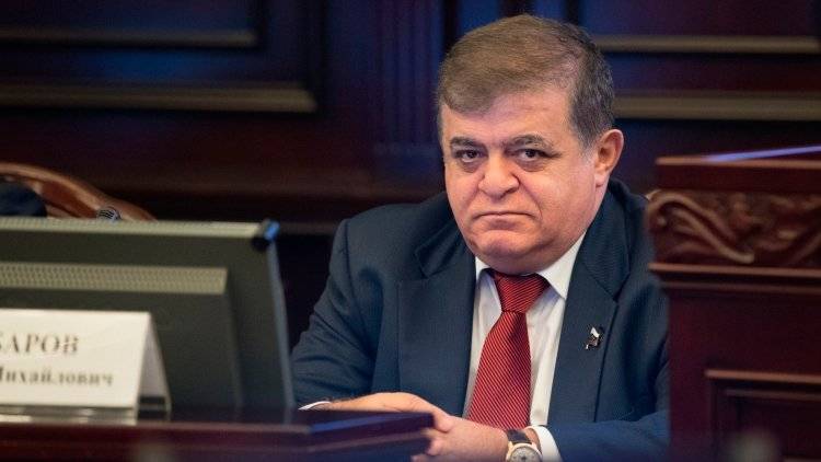Сенатор объяснил отказ мэрии Москвы в митинге 17 августа нежеланием возвращать 90-е