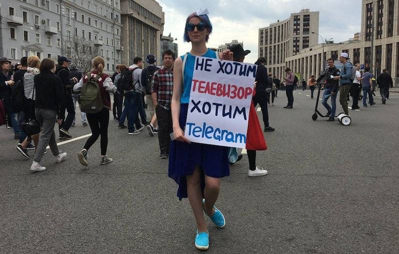 Соболев по заданию Кремля дискредитирует и превращает в «тусовку» митинги оппозиции в Москве