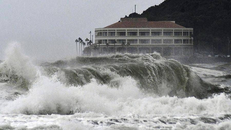 Метеорологи Приморья предупредили об опасности тайфуна «Кроса»