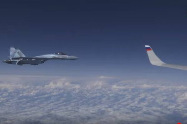 Российский Су-27 отогнал истребитель НАТО от самолета Сергея Шойгу
