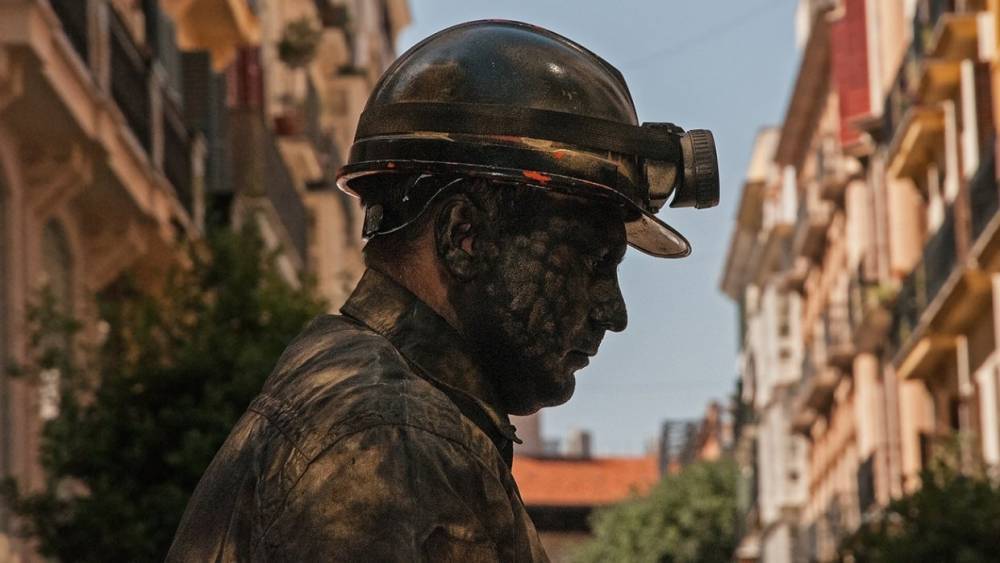 Горняки трех шахт в Донбассе отказались работать из-за долгов по зарплате