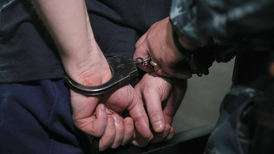 Напавших на прохожего подростков задержали в Петербурге