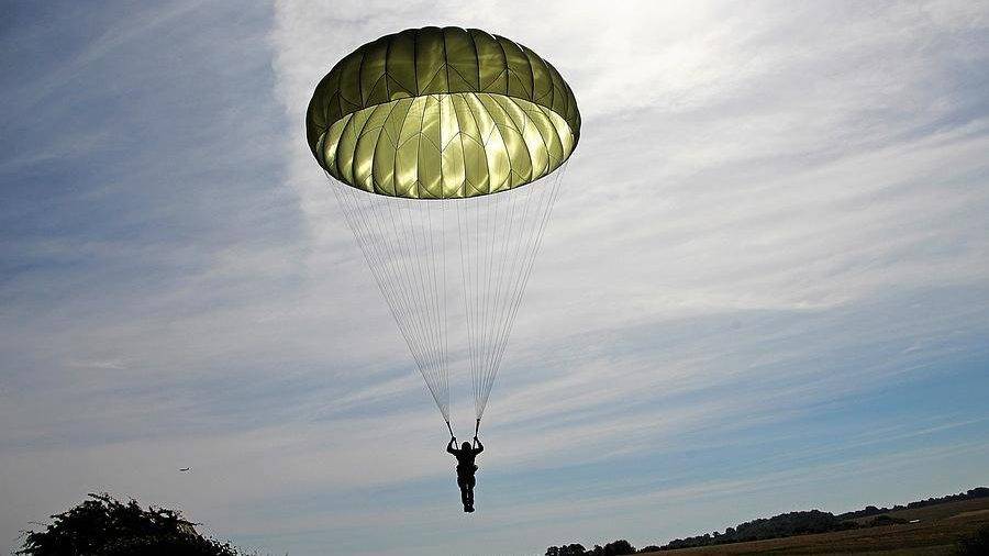 Под Тольятти погиб 19-летний парашютист – РИА «7 новостей»
