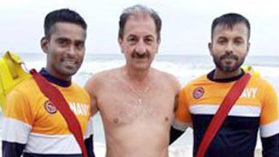 На Шри-Ланке спасли тонущих в океане россиян