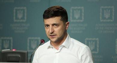 Зеленский упростил предоставление гражданства Украины россиянам
