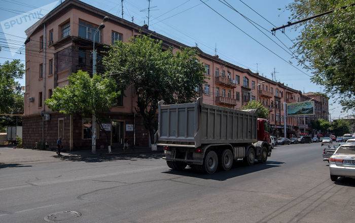 Перевозящие стройматериалы грузовики будут штрафоваться за загрязнение Еревана – мэрия