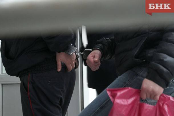 В Сыктывкаре задержали сотрудника наркомагазина