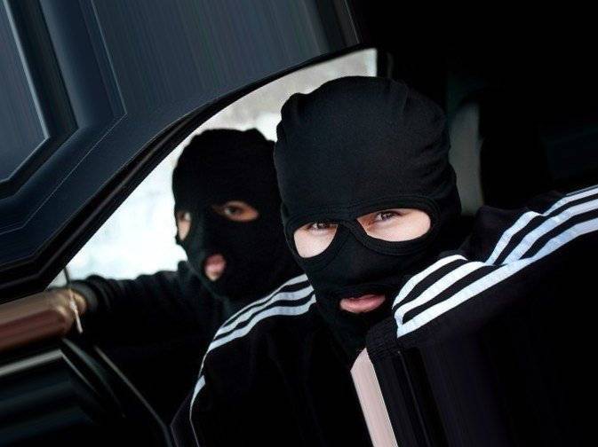 В Смоленске поймали серийных грабителей, орудовавших в Промышленном районе - readovka.ru