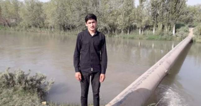 Таджикский школьник вытащил из реки Вахш двух тонувших девочек