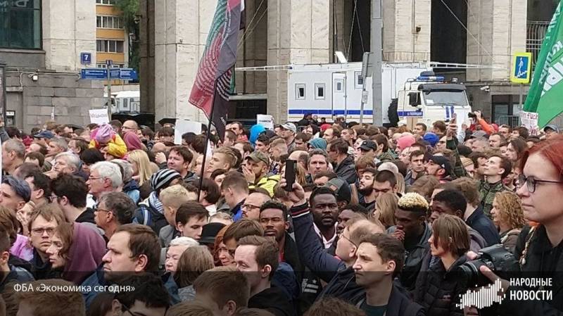 Митинг-концерт в Москве посетили 25 тысяч человек согласно подсчету по методике США
